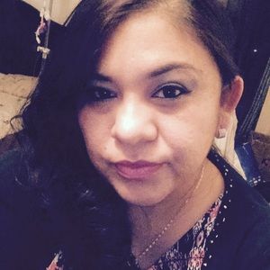 Meet your Posher, Alejandra